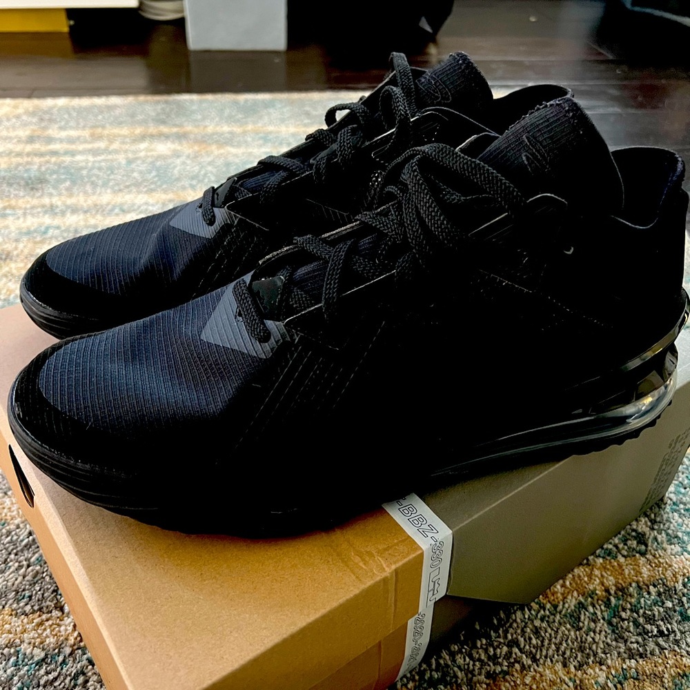 Lebron 18 Lows (Triple Black)